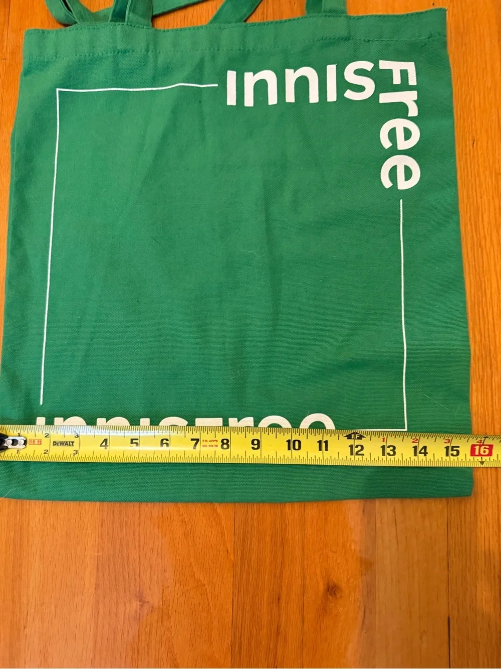 InnIsFree green canvas